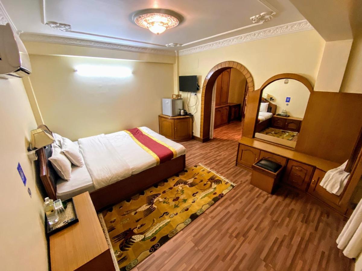 Hotel Bodhiz Катманду Экстерьер фото